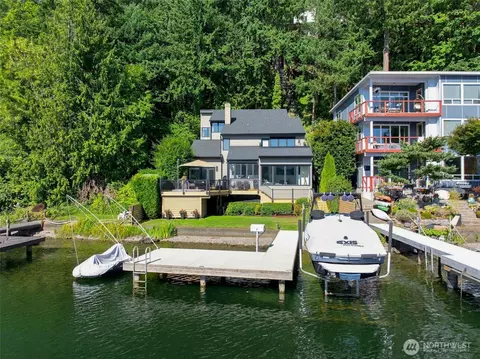 2002 W Lake Sammamish Pkwy NE, Redmond, WA 98052