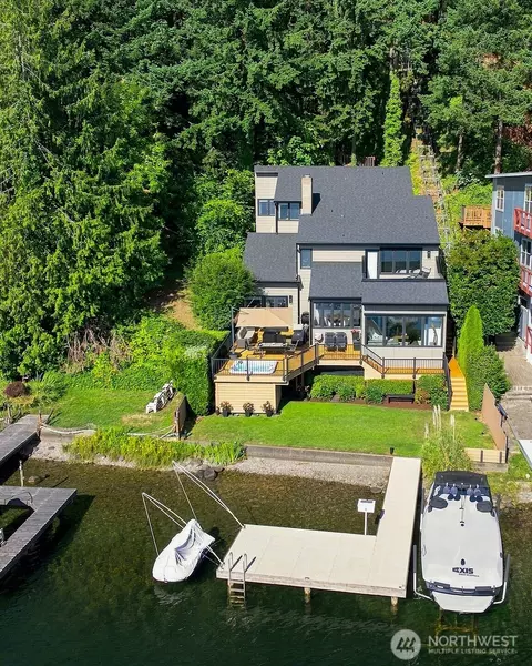 2002 W Lake Sammamish Pkwy NE, Redmond, WA 98052