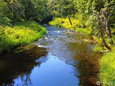 8820 Rose Valley Rd, Kelso, WA 98626