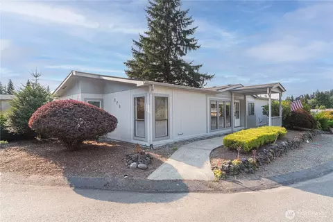 579 NW Silver Glen Ln, Bremerton, WA 98311