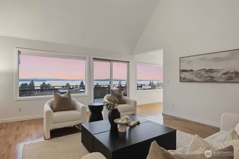 7329 44th Ave SW, Seattle, WA 98136