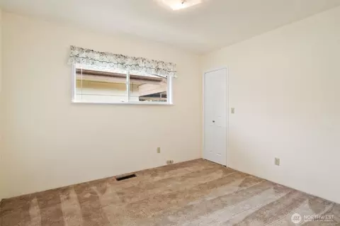 Bedroom - 91 Huckleberry Cir, Sequim, WA 98382 photo 4 of 7