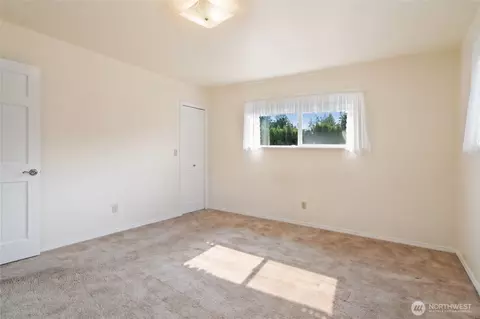 Bedroom - 91 Huckleberry Cir, Sequim, WA 98382 photo 3 of 7