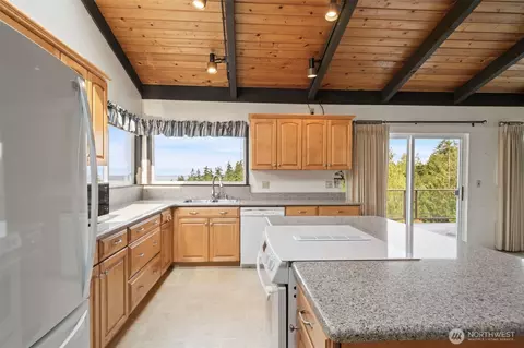 Kitchen - 91 Huckleberry Cir, Sequim, WA 98382 photo 3 of 6