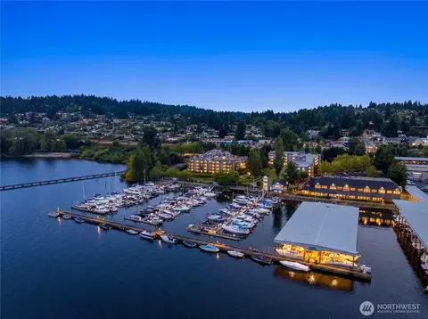 6121 NE 175th St #A402, Kenmore, WA 98028