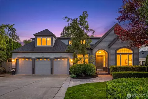 3039 92nd Pl NE, Clyde Hill, WA 98004