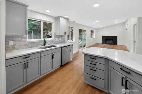 Kitchen - 320 213th Pl SW, Bothell, WA 98021 photo 1 of 5