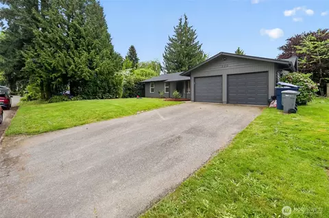 Exterior - 320 213th Pl SW, Bothell, WA 98021 photo 3 of 6