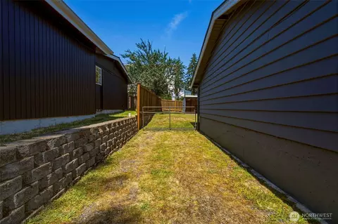 Exterior - 105 161st St SE, Bothell, WA 98012 photo 14 of 14