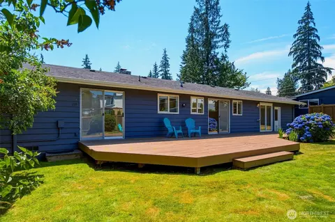 Exterior - 105 161st St SE, Bothell, WA 98012 photo 6 of 14