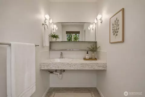 Bath - 105 161st St SE, Bothell, WA 98012 photo 2 of 5