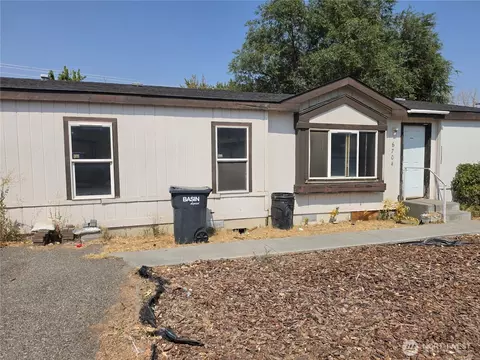 6704 Haag St, West Richland, WA 99353