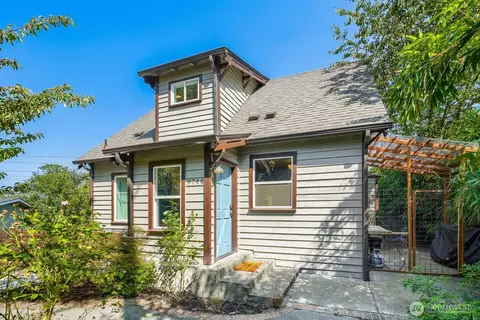 9744 49th Ave S, Seattle, WA 98118