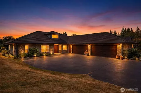 20919 SE 202nd St, Renton, WA 98058