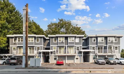 6707 204th St SW #205, Lynnwood, WA 98036