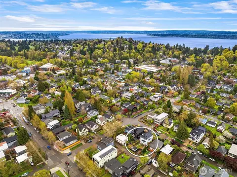 View/Area - 227 29th Ave E, Seattle, WA 98112 photo 2 of 3
