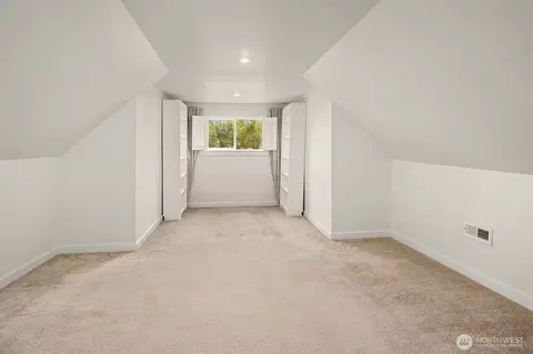 Bedroom - 227 29th Ave E, Seattle, WA 98112 photo 4 of 6
