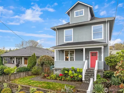 Exterior - 227 29th Ave E, Seattle, WA 98112 photo 3 of 7