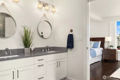 Bath - 227 29th Ave E, Seattle, WA 98112 photo 3 of 5