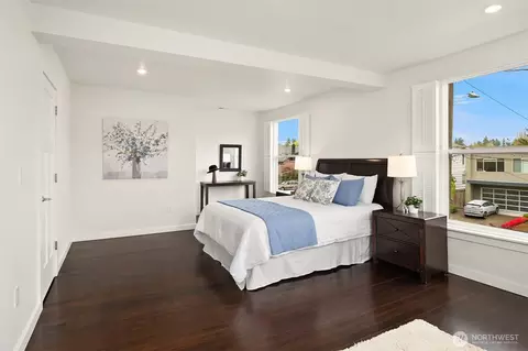 Bedroom - 227 29th Ave E, Seattle, WA 98112 photo 1 of 6