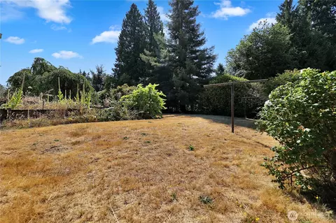 Exterior - 3012 116th St SE, Everett, WA 98208 photo 5 of 6