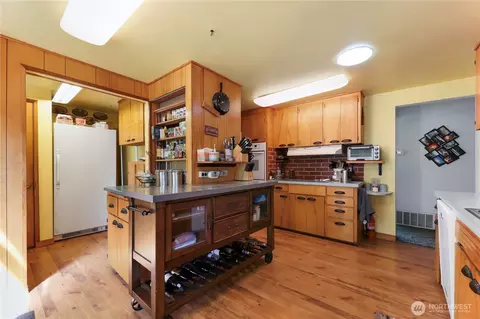 Kitchen - 3012 116th St SE, Everett, WA 98208 photo 2 of 4