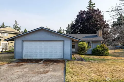 613 NW Hyak Dr, Oak Harbor, WA 98277