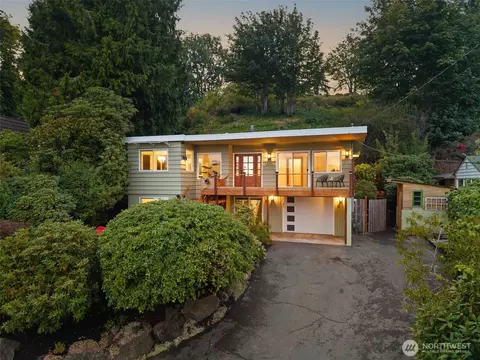 1351 Jacobsen Blvd, Bremerton, WA 98310