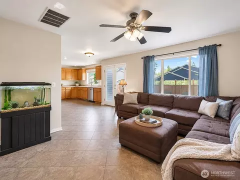 Living - 12110 29th Ave SE, Everett, WA 98208 photo 1 of 1