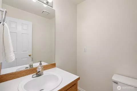 Bath - 12110 29th Ave SE, Everett, WA 98208 photo 1 of 3