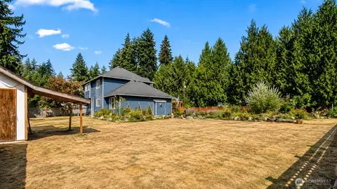 Exterior - 12110 29th Ave SE, Everett, WA 98208 photo 2 of 3