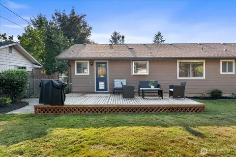 Exterior - 1163 Garfield St, Enumclaw, WA 98022 photo 6 of 10