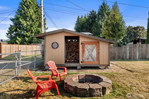 Exterior - 1163 Garfield St, Enumclaw, WA 98022 photo 9 of 10