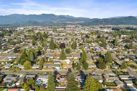 View/Area - 1163 Garfield St, Enumclaw, WA 98022 photo 2 of 3