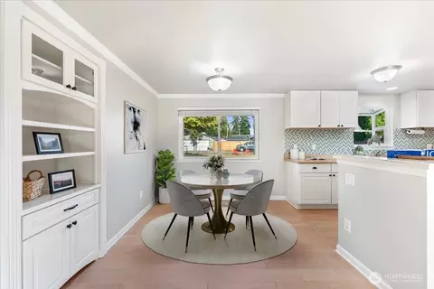 Dining - 1163 Garfield St, Enumclaw, WA 98022 photo 1 of 1