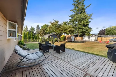 Exterior - 1163 Garfield St, Enumclaw, WA 98022 photo 5 of 10