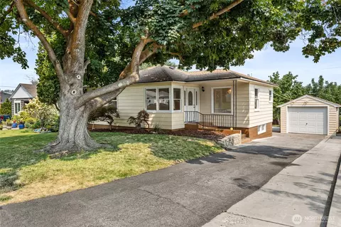 615 S 21st Ave, Yakima, WA 98908