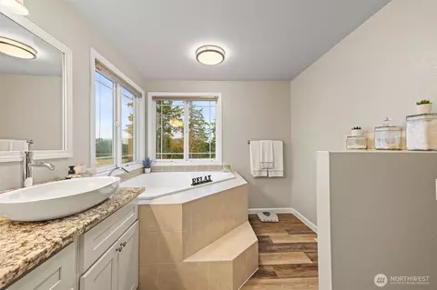 Bath - 20215 189th Avenue Ct E, Orting, WA 98360 photo 2 of 5