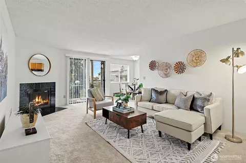 2020 Grant Ave S #D206, Renton, WA 98055