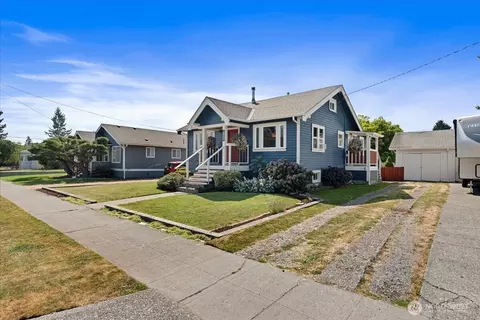 Exterior - 1138 Pioneer St, Enumclaw, WA 98022 photo 3 of 13