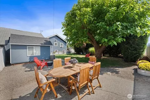 Exterior - 1138 Pioneer St, Enumclaw, WA 98022 photo 11 of 13