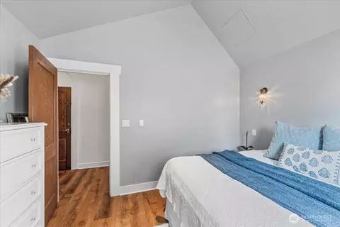 Bedroom - 1138 Pioneer St, Enumclaw, WA 98022 photo 2 of 3