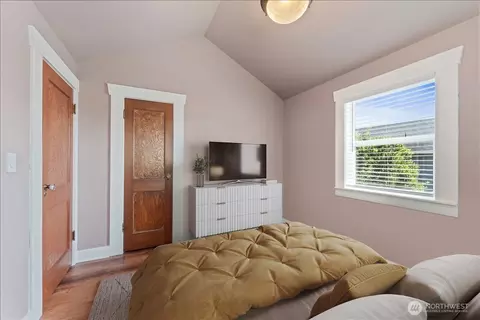 Bedroom - 1138 Pioneer St, Enumclaw, WA 98022 photo 3 of 3