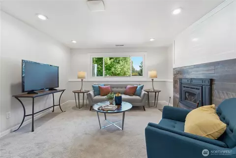 Living - 20710 11th Dr SE, Bothell, WA 98012 photo 2 of 3