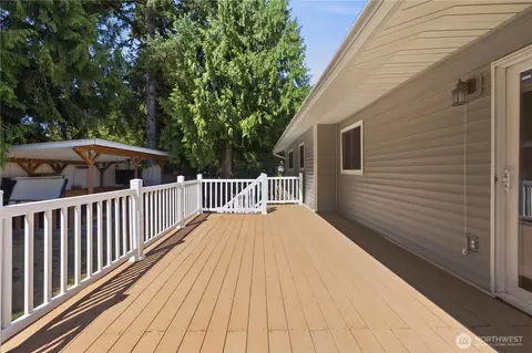 Exterior - 20710 11th Dr SE, Bothell, WA 98012 photo 3 of 9