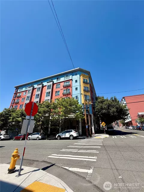 668 S Lane St #406, Seattle, WA 98104
