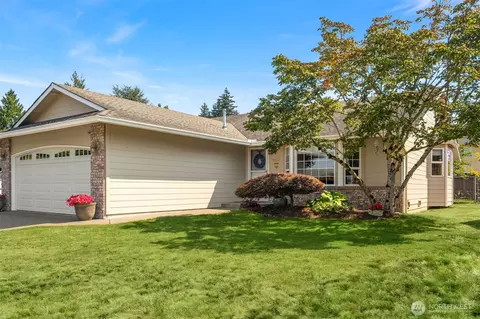 8215 49th Ave NE, Marysville, WA 98270