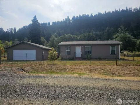 209 Waterloo Rd, Glenoma, WA 98336
