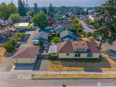 218 Evergreen St, Mount Vernon, WA 98273