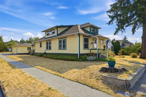 218 Evergreen St, Mount Vernon, WA 98273